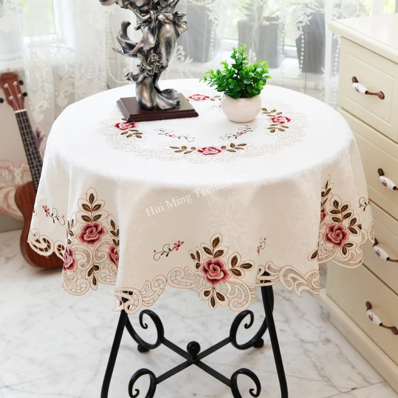 Europe Garden Elegant Embroidered Dining cloth